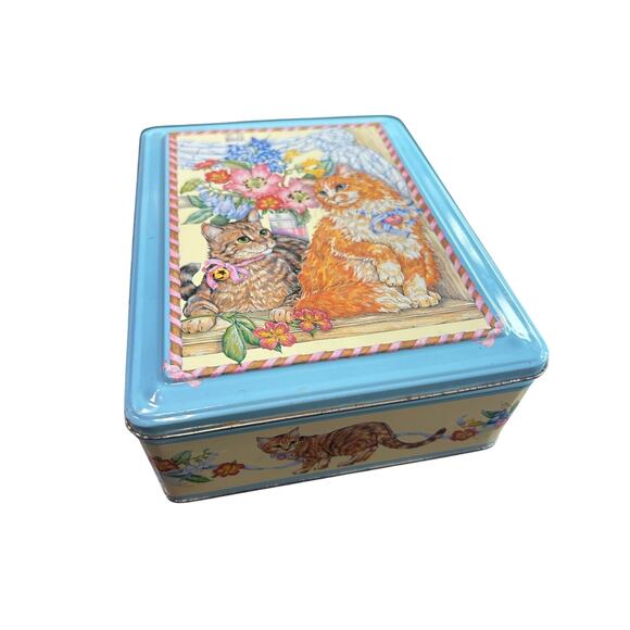 Rectangular Cat Kitten Decorative Tin- Made in hong kong- some wear cottage - Picture 1 of 8